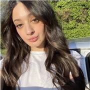 Studentessa universitaria di lingue offre ripetizioni di inglese francese ecc